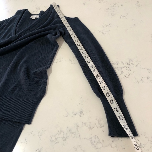 14TH UNION  blue medium cold shoulder blouse - Picture 10 of 11